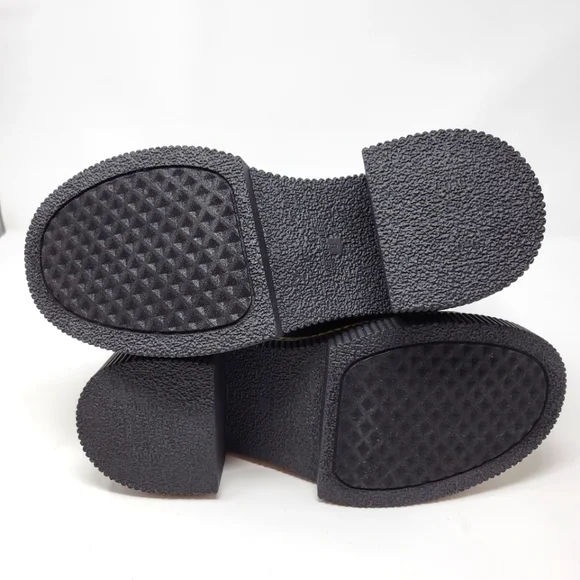 Aerosoles Boots size 8 - Picture 5 of 7